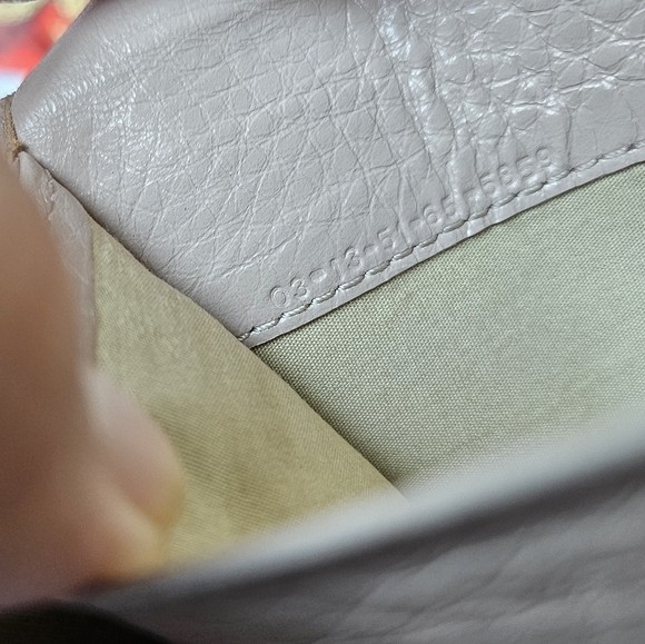 GUC Chloe Leather Fan Wallet & Matching Key Case - Picture 15 of 16